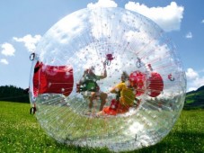 Österreich : Zorbing in Salzburg, Österreich Raum Salzburg