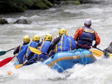 River Rafting Tagestour mit BBQ Saane Rougemont (VD)