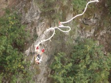 Bungee Jump 190m in Niouc Niouc (VS)