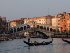 Italia : Gondelfahrt und Hilton Hotel in Venedig