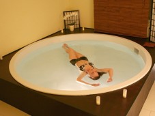 Floating im Pool für zwei Personen in Bern, 60 min.